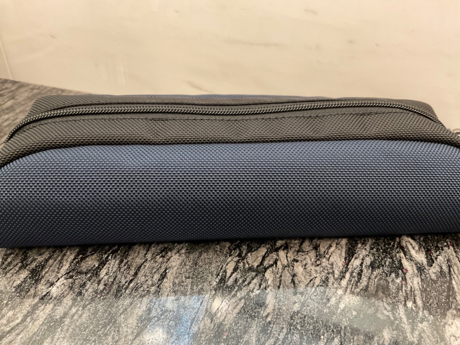 NEW – TUMI Zippered Ballistic Nylon Pencil Case – Cord Pouch – NAVY BLUE & BLACK