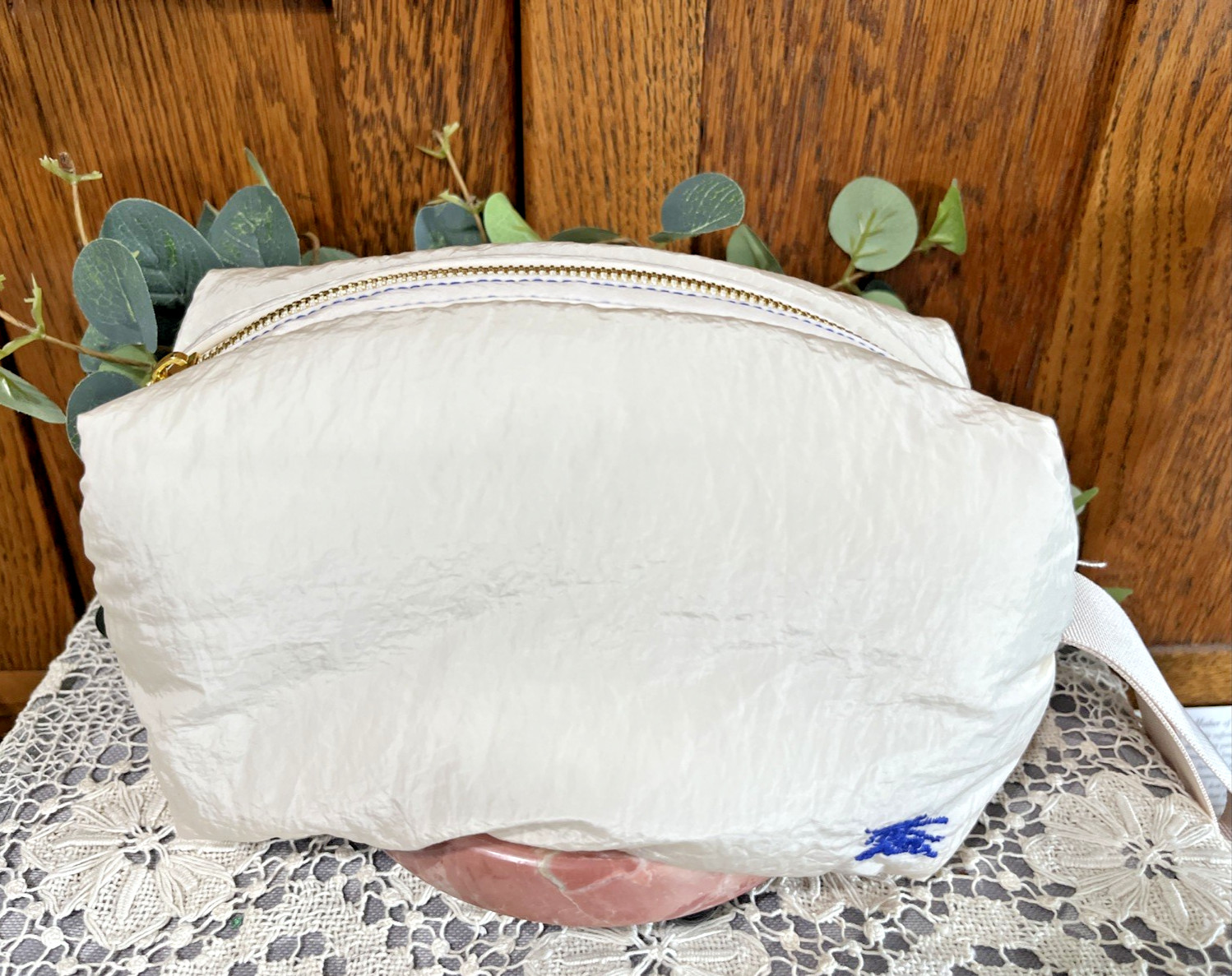 Unisex Burberry Beauty Cream Travel Cosmetic Pouch w/ Blue Detail & Handle Puffy
