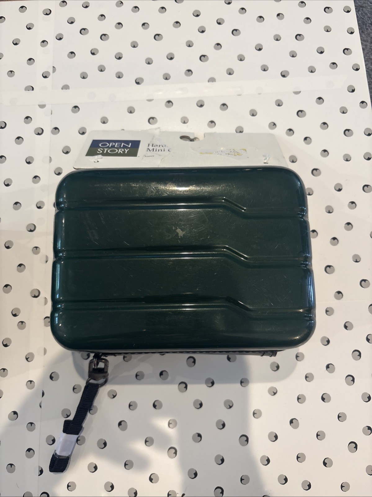 Green Hard Shell Travel Accessory Case Organizer MPN 06905-3425-90013