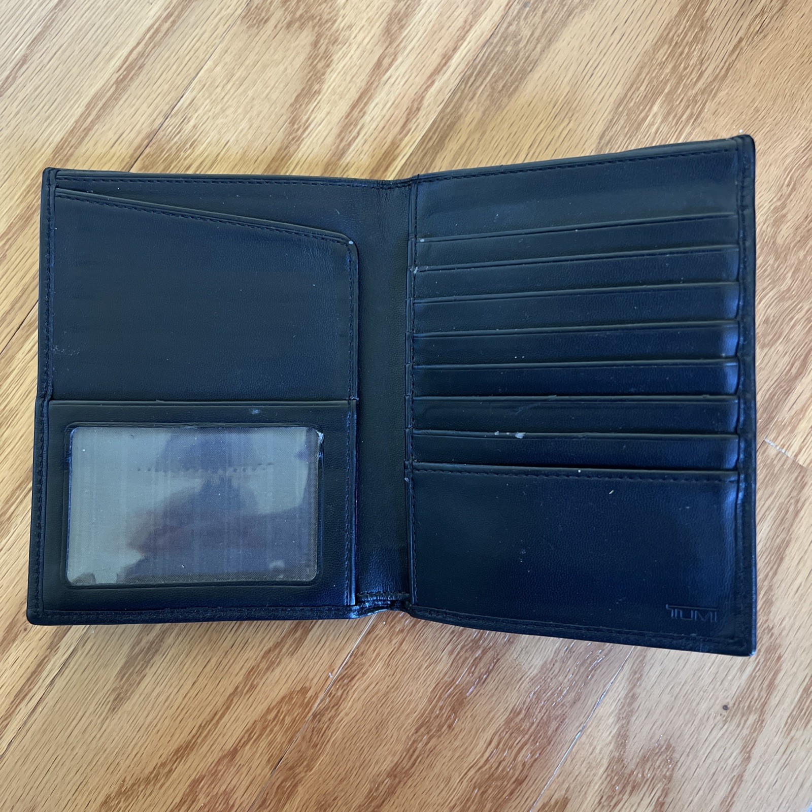Tumi Black Leather Passport Wallet Organizer with Clear Window & Sleeves