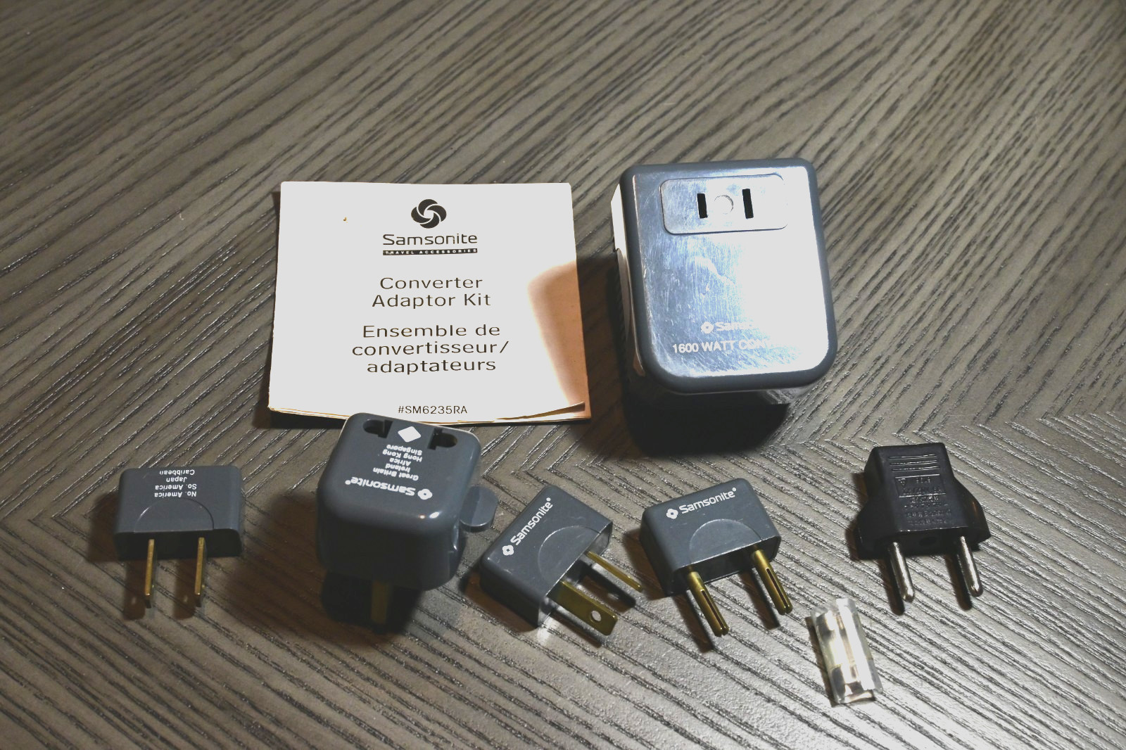 Samsonite Converter/Adaptor International Plug Kit Travel World Wide USED ONCE