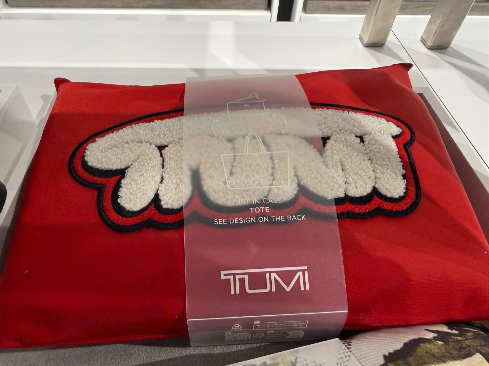 NEW TUMI Voyageur JUST IN CASE Packable 23.0” Tote Bag – TUMI RED Chenille Logo
