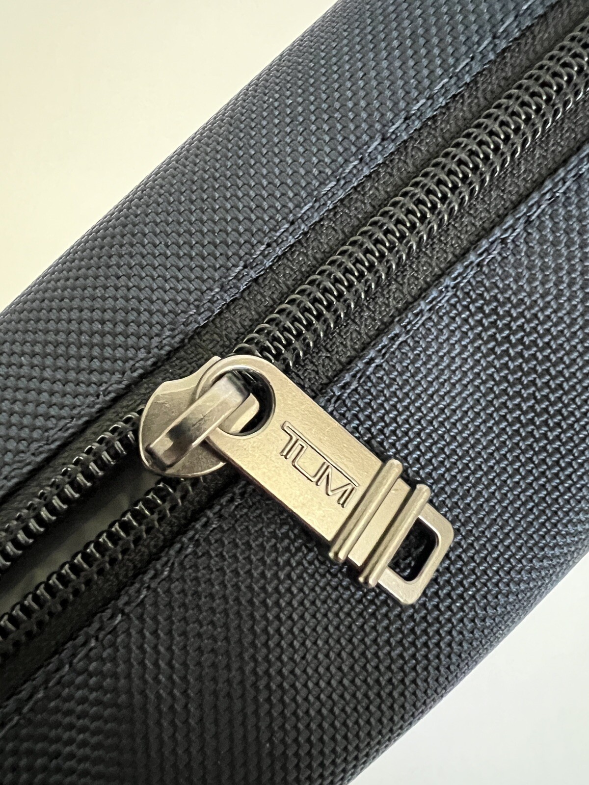 Tumi Navy Blue Medium Kit Travel Accessory Zipper Pouch Bag