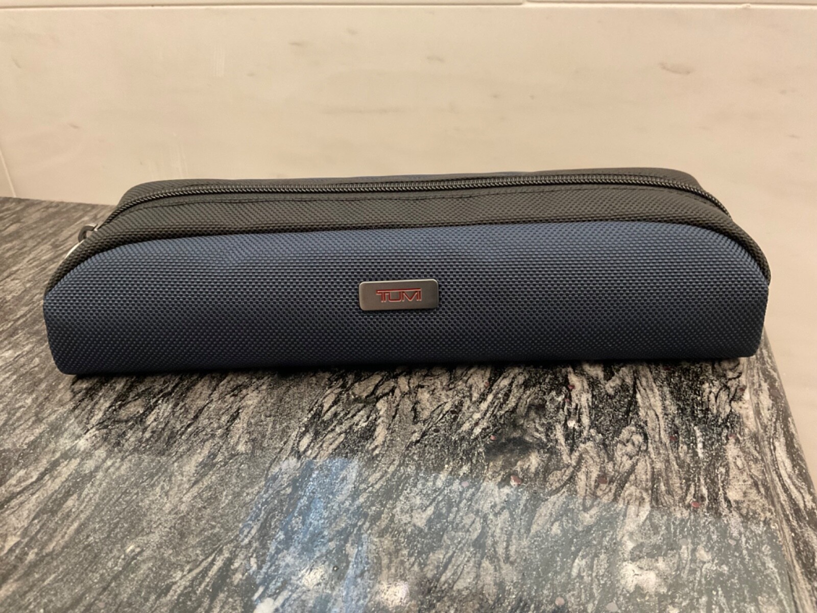 NEW – TUMI Zippered Ballistic Nylon Pencil Case – Cord Pouch – NAVY BLUE & BLACK