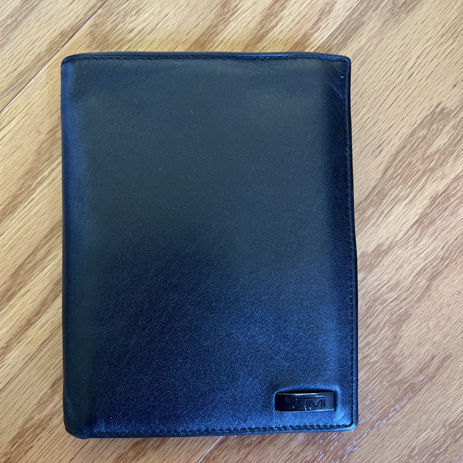 Tumi Black Leather Passport Wallet Organizer with Clear Window & Sleeves