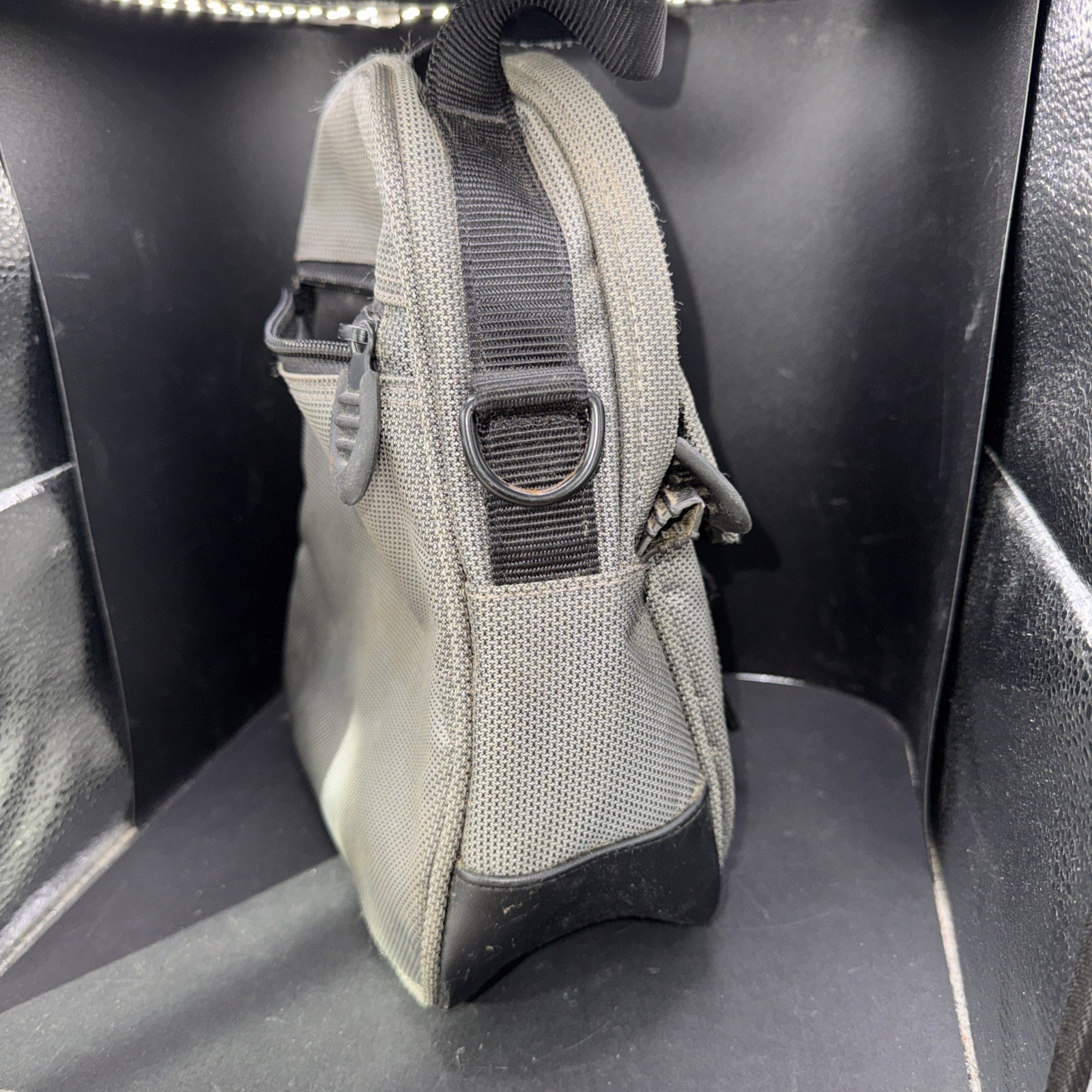 Tumi T2 Toiletry Accessory Bag Black/gray