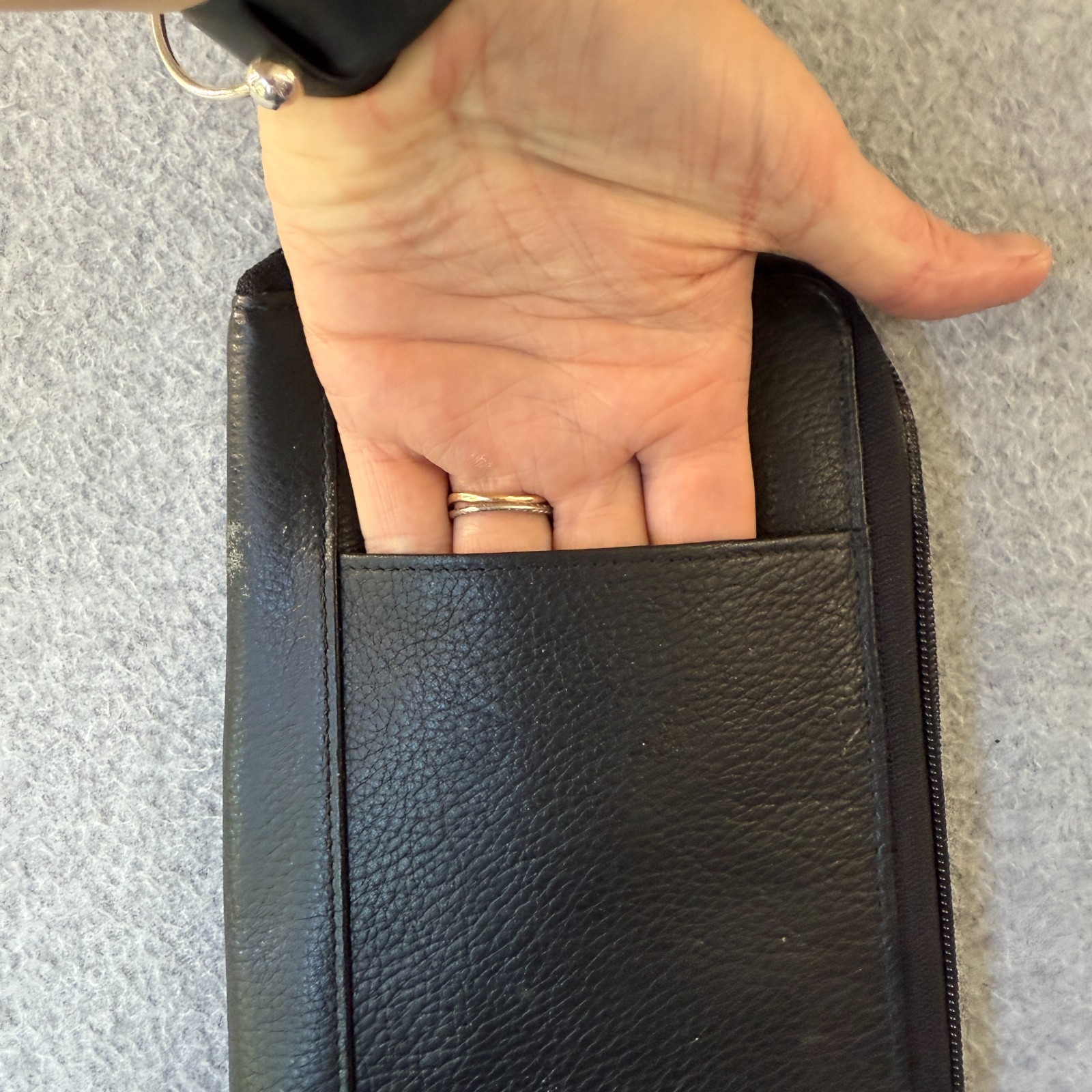 Wilsons Leather Pelle Studio Black Card Organizer Wallet Travel Passport Case