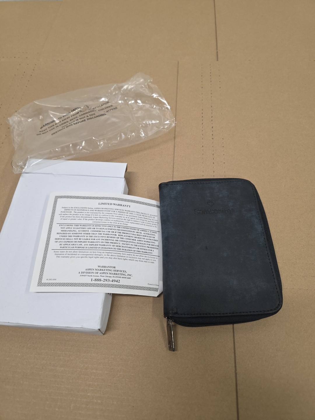Samsonite Zippered Money Credit Card ID Passport Wallet Black