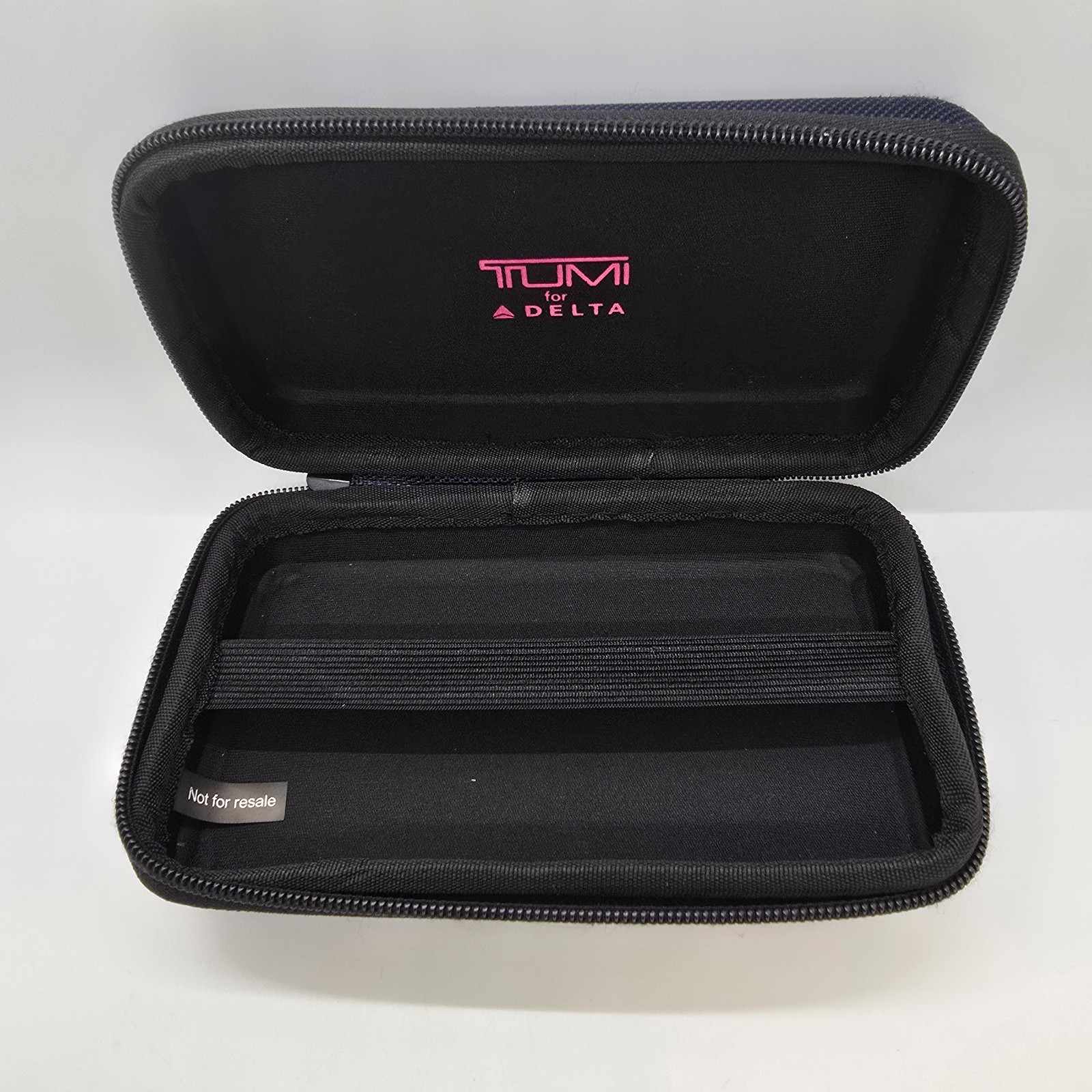 TUMI for Delta Navy Blue Hard Shell Amenity Travel Case Kit Zippered Pouch Zippe