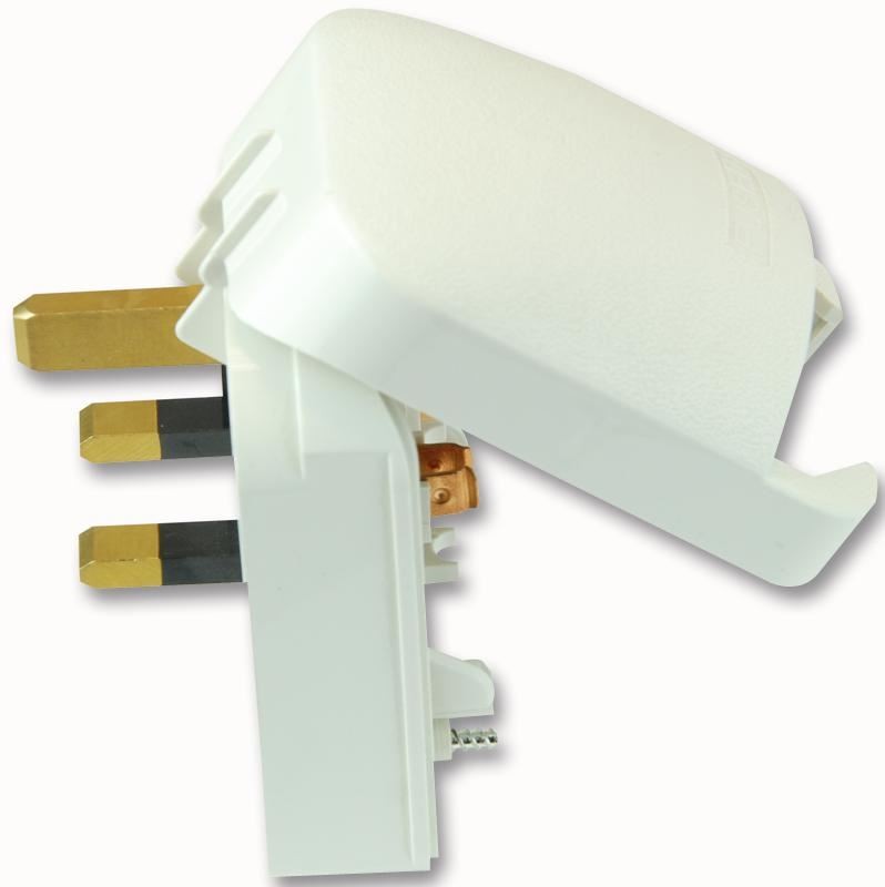 POWERCONNECTIONS – Schuko UK 10A Adapter