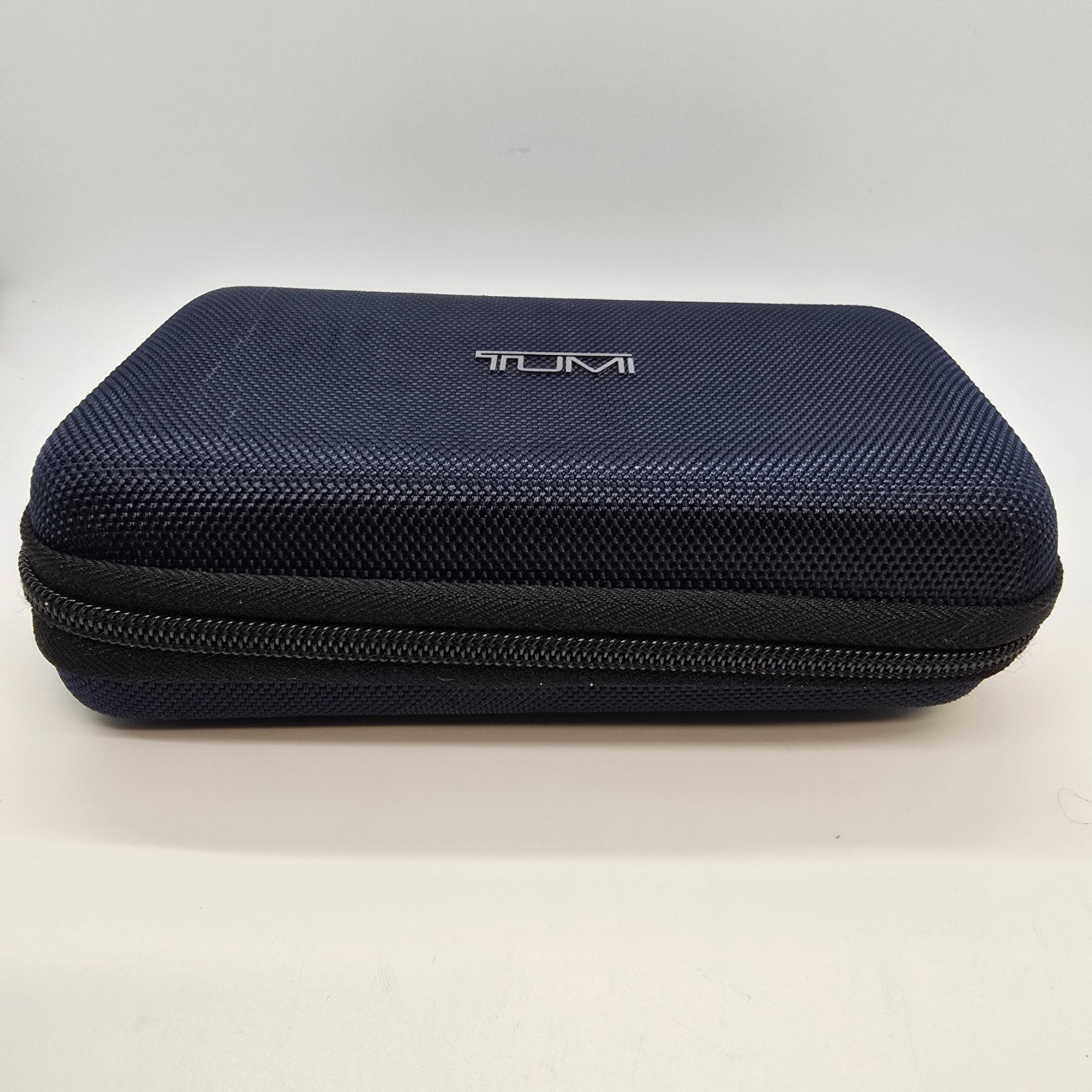 TUMI for Delta Navy Blue Hard Shell Amenity Travel Case Kit Zippered Pouch Zippe