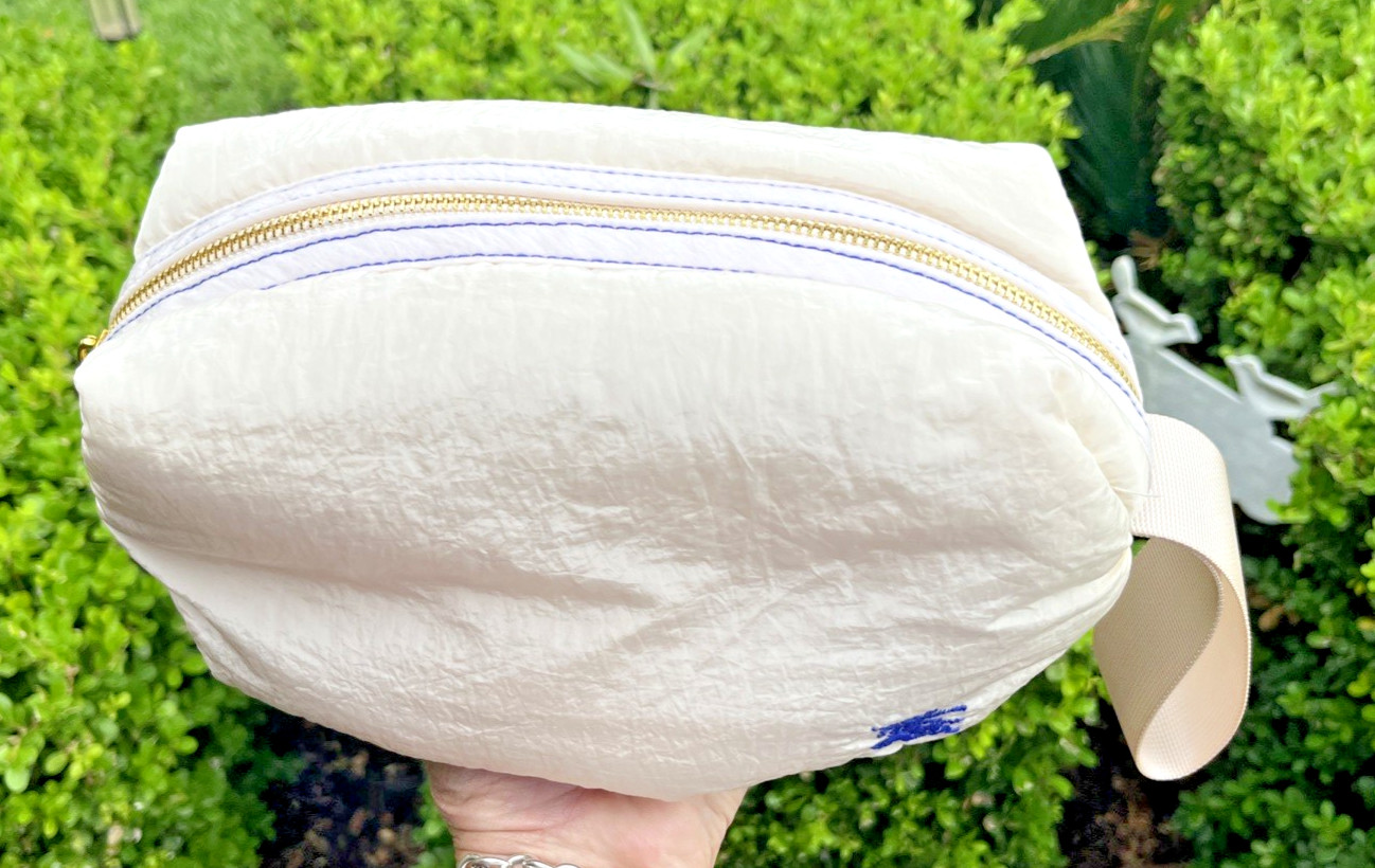 Unisex Burberry Beauty Cream Travel Cosmetic Pouch w/ Blue Detail & Handle Puffy