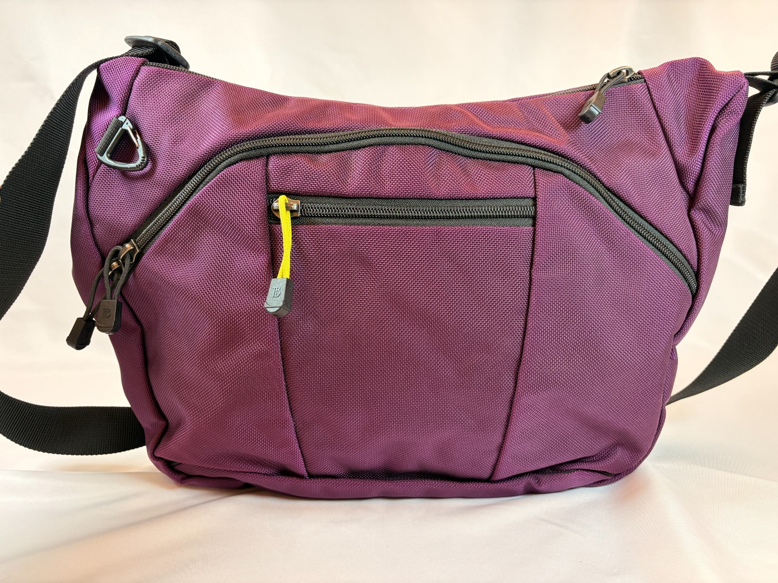 Tom Bihn Parental Unit Aubergine/Wasabi Messenger Bag EXCELLENT CONDITION