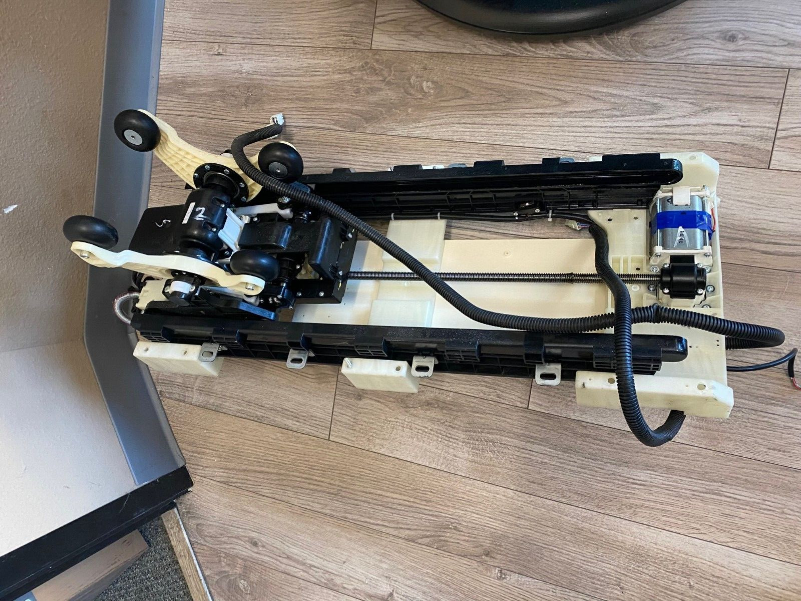 OEM Human Touch HT-5040 Massage Chair Recliner Robot Roller Massaging Assembly
