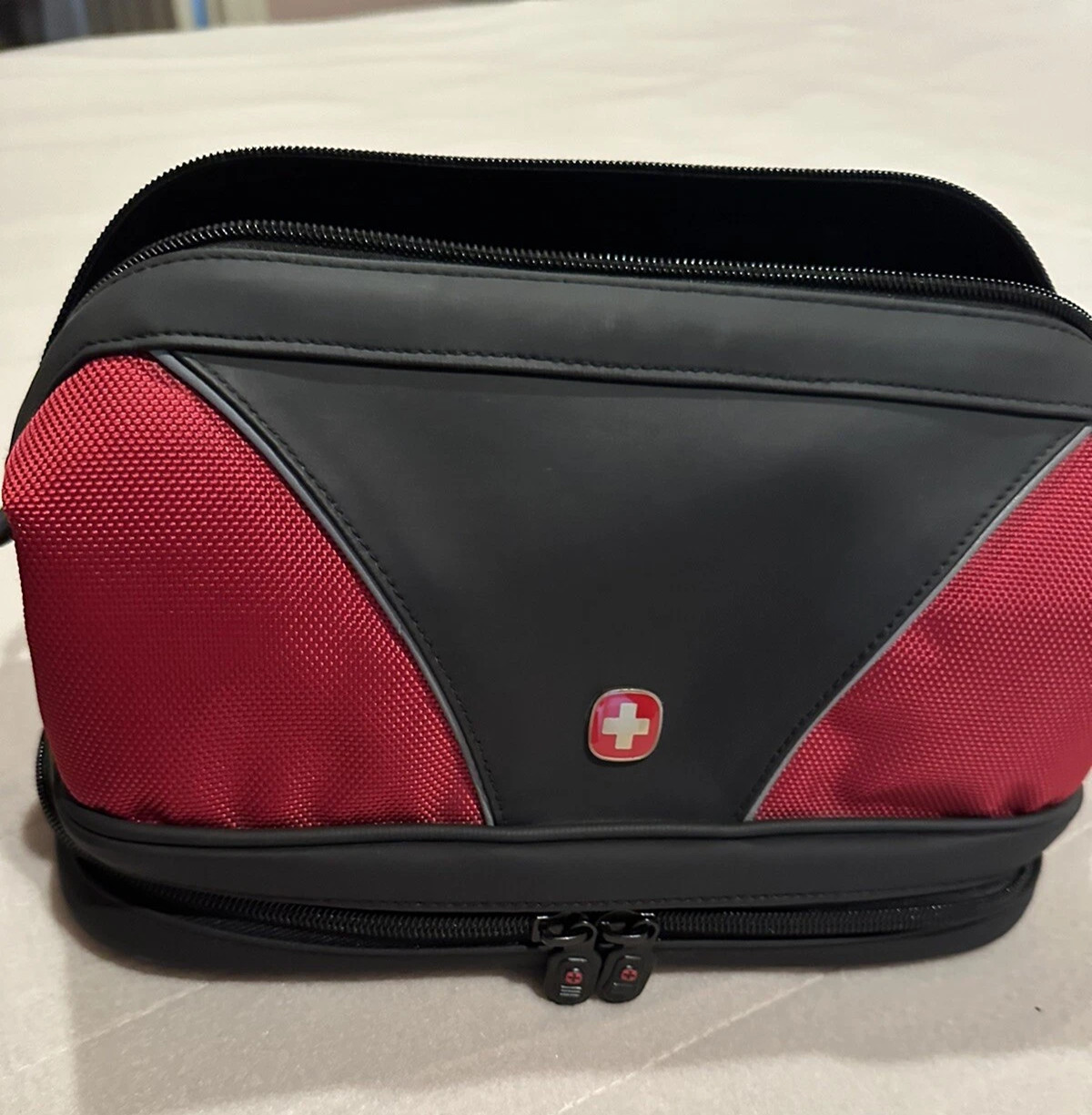 Swiss Gear Toiletry Bag * NEW * Shaving Kit Dopp Travel Case Zip Compartments