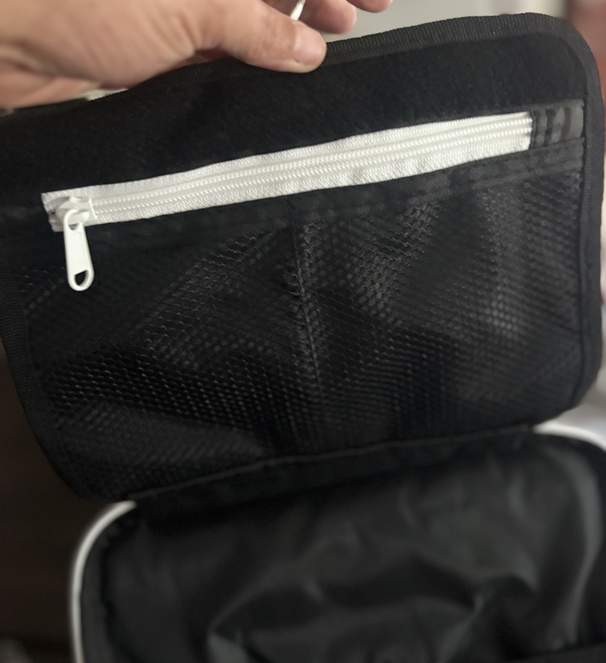 Bag & Carry 2PC Set Travel Makeup & Jewelry Organizer Bags Black Polka Dot