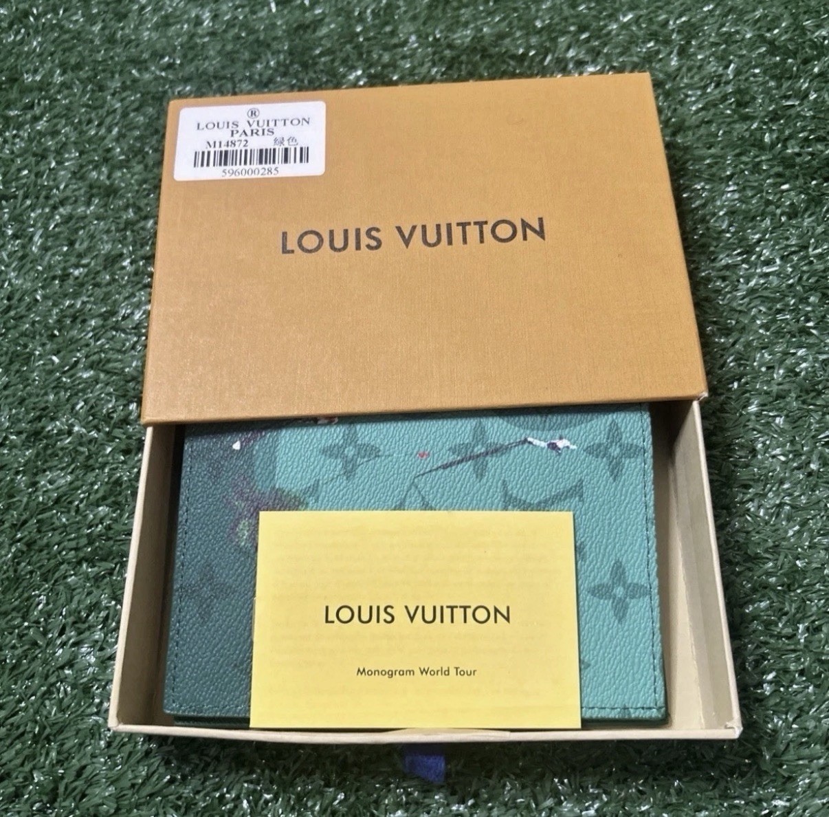 Louis Vuitton Passport Holder (Golf Green)
