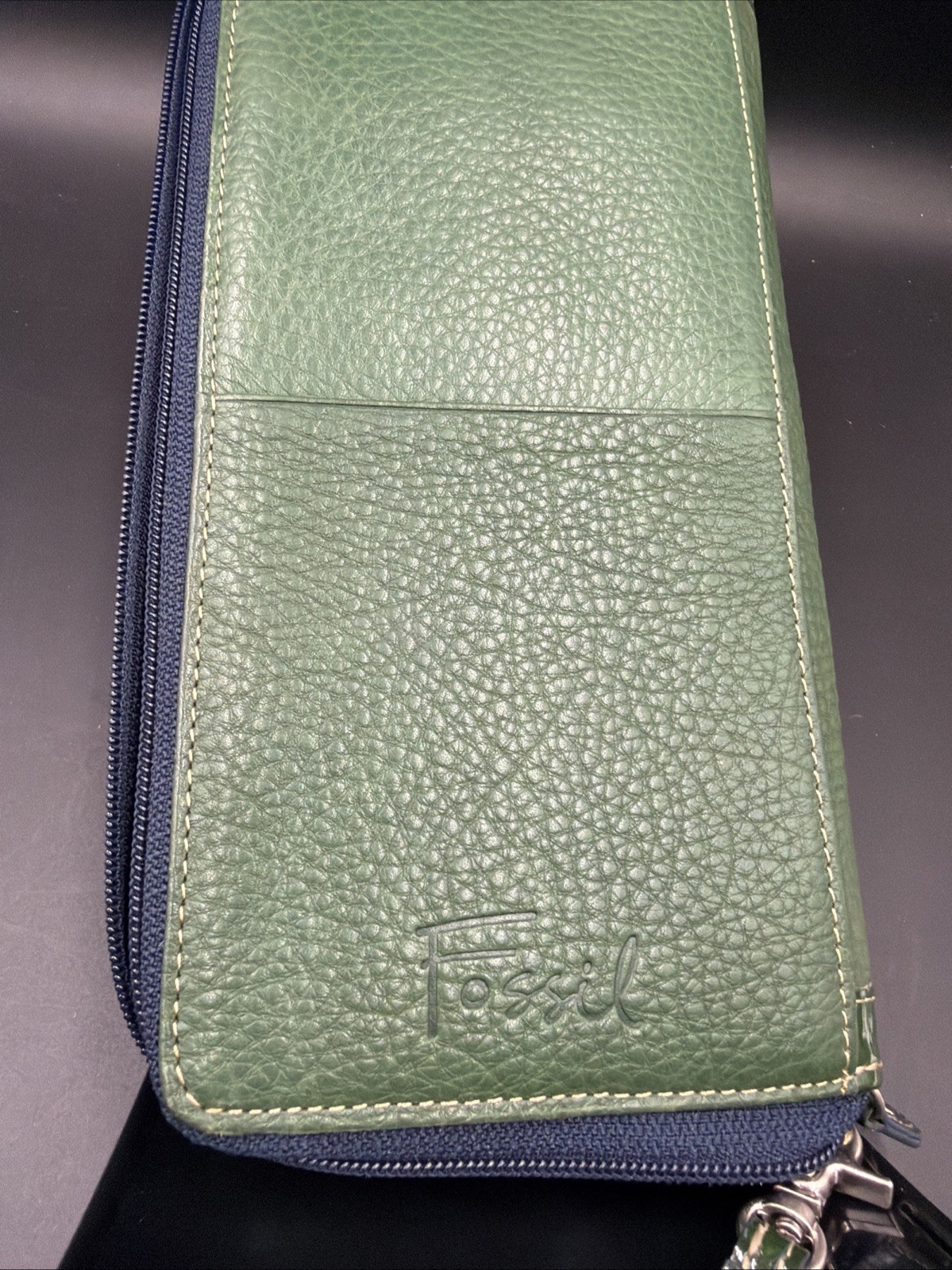 Fossil Green Olive Leather Passport Holder Travel Wallet Zip Around Organizer