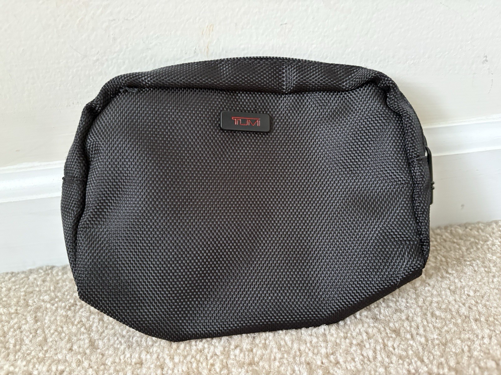 Tumi Small Toiletry/Makeup/Accessory Bag Black