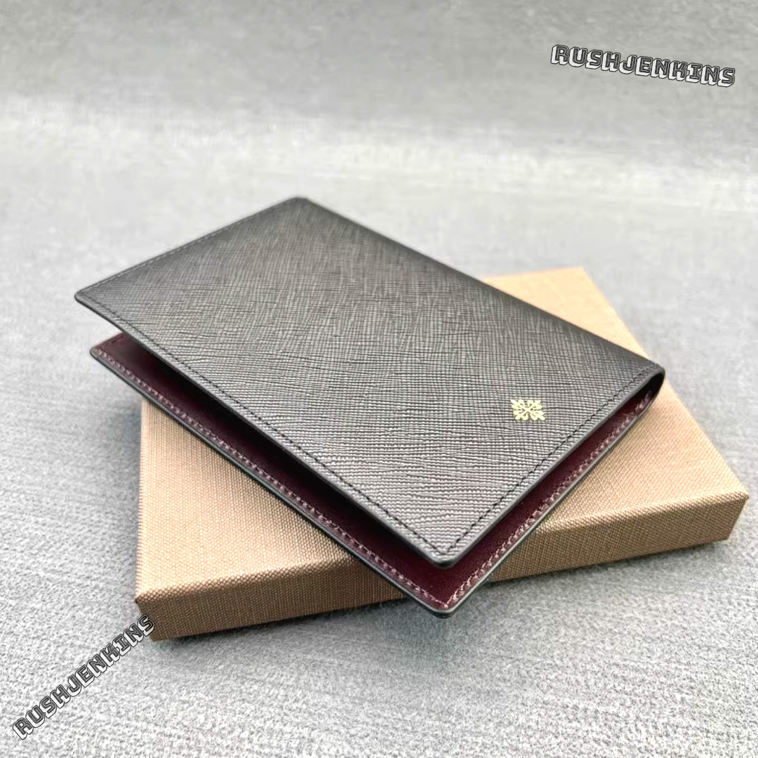 Patek Philippe Saffiano Leather Calatrava Passport Holder – Luxury AD VIP Gift🎁