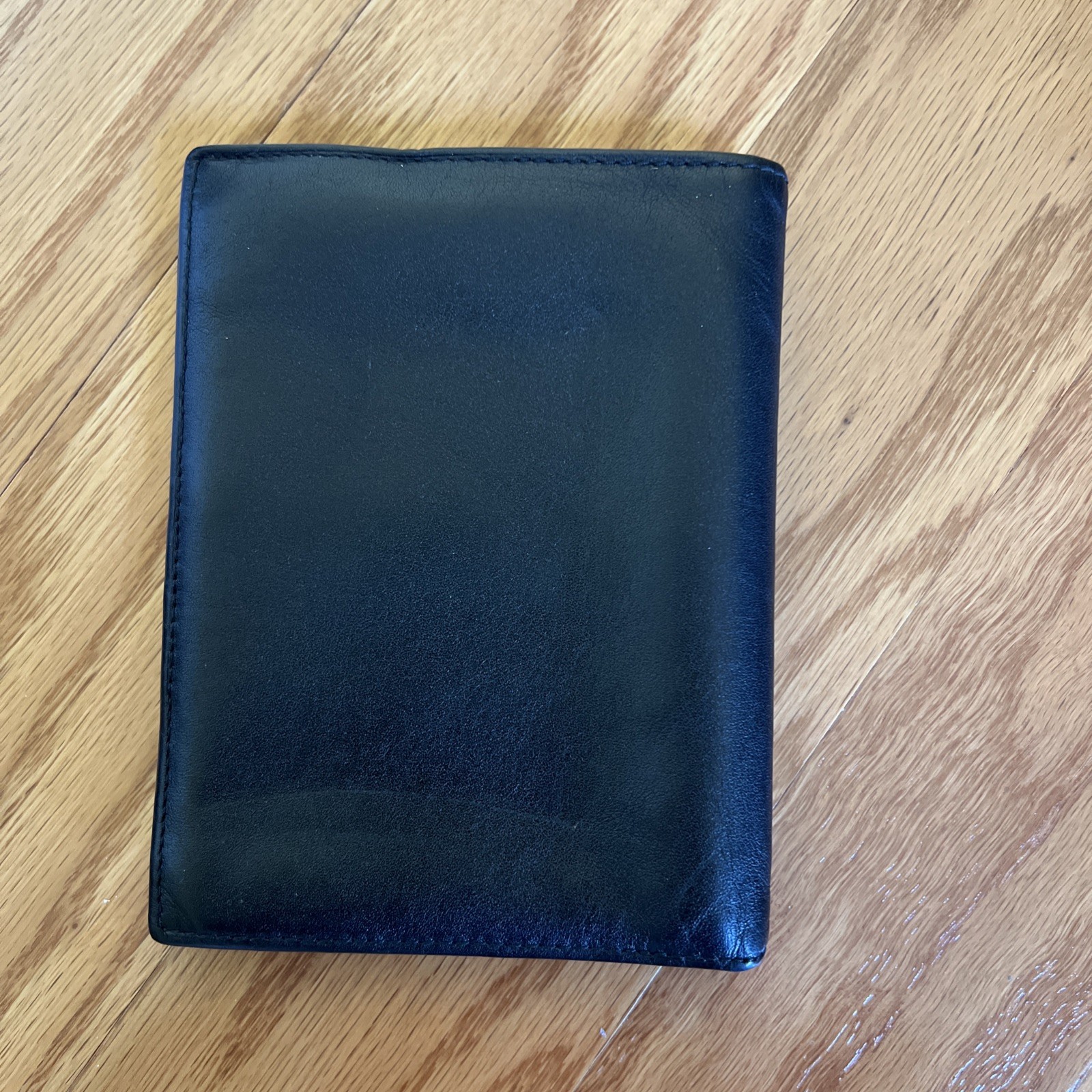Tumi Black Leather Passport Wallet Organizer with Clear Window & Sleeves